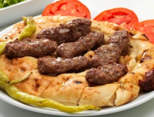Antalya’nın katkısız lezzeti: Şiş köfte