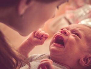 Bebeklerde kabızlık neden olur nasıl geçer ne iyi gelir?