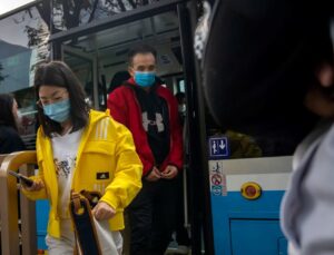 Çin’de şehirler arası ulaşımda Covid-19 kısıtlamaları kaldırılıyor