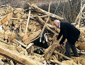 Depremden 637 saat sonra enkazdan 2 keçi kurtarıldı